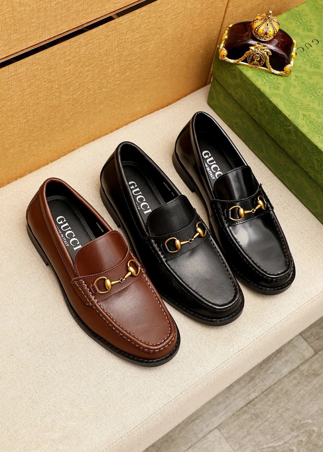 Men's shoes 💰460 💐 Product trademark: GUCCI "Gucci" casual leather shoes Regular size: 38-44 (45🉑️customized) Product materials: Selected imported first-layer calfskin upper + luxury hardware buckle, imported water-dyed cowhide leather lining. Strong three-dimensional visual effect, original combination outsole Color: 3⃣️colors available